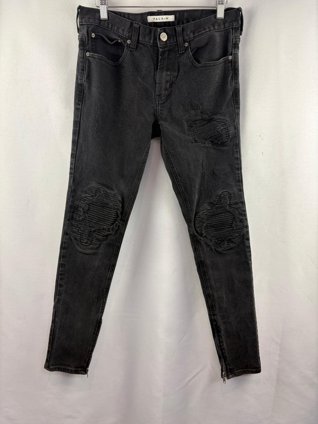 Women’s Pacsun Size 31x32 Black Distressed Skinny Jeans