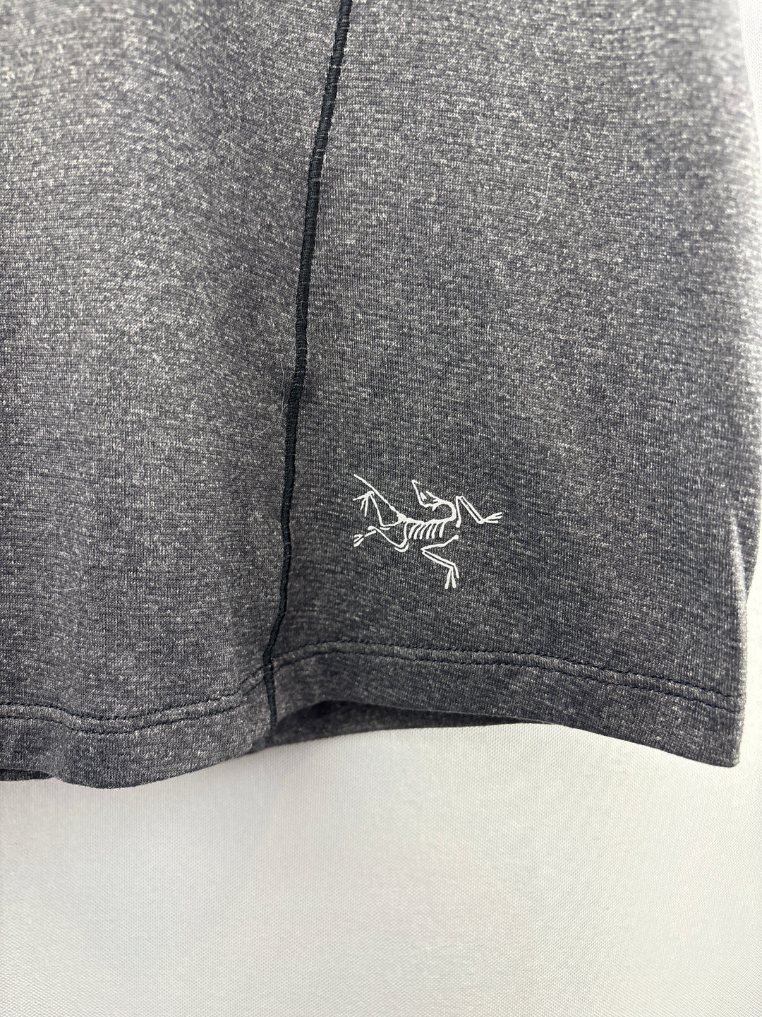 Women’s Arc’Teryx Small Dark Gray Sport T-Shirt