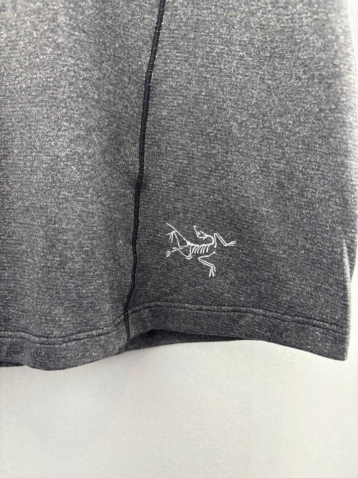 Women’s Arc’Teryx Small Dark Gray Sport T-Shirt