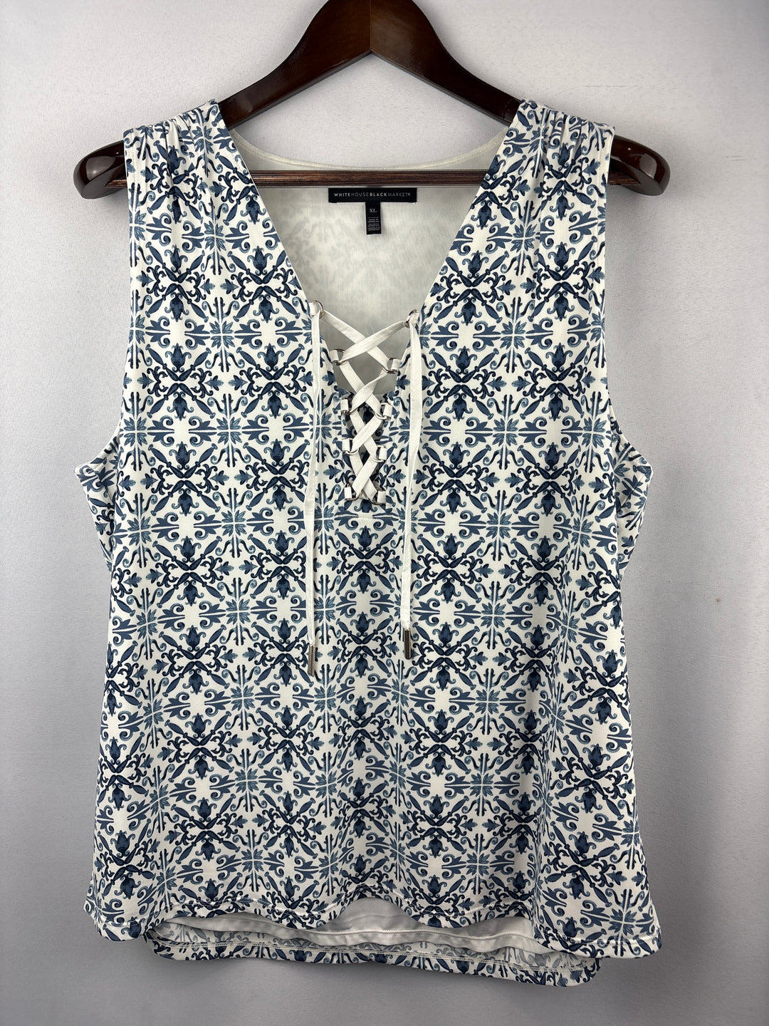 Women’s White House Black Market XL White Patterned Blouse