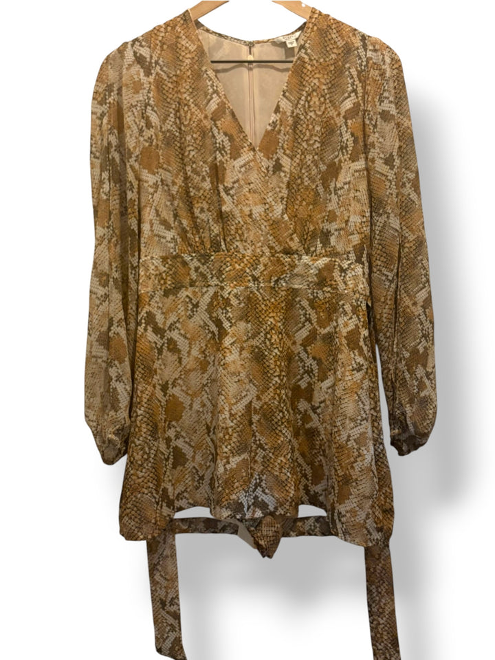GUESS Womens Snakeskin Print Romper Long Sleeve V Neck Belted Outfit