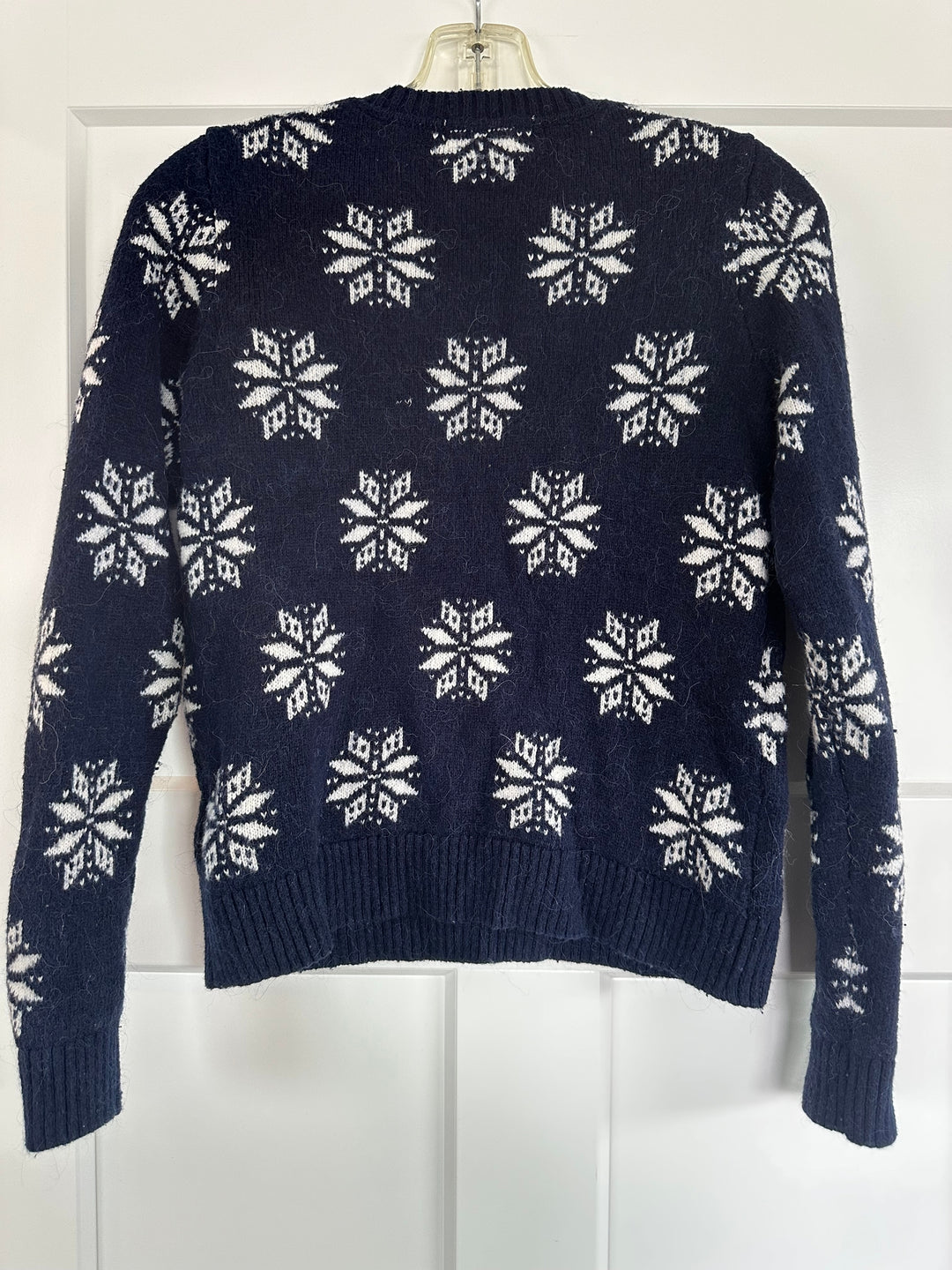 L.O.G.G. by H&amp;M Women’s Jacquard Knit Blue Sweater White Snowflakes Size XS