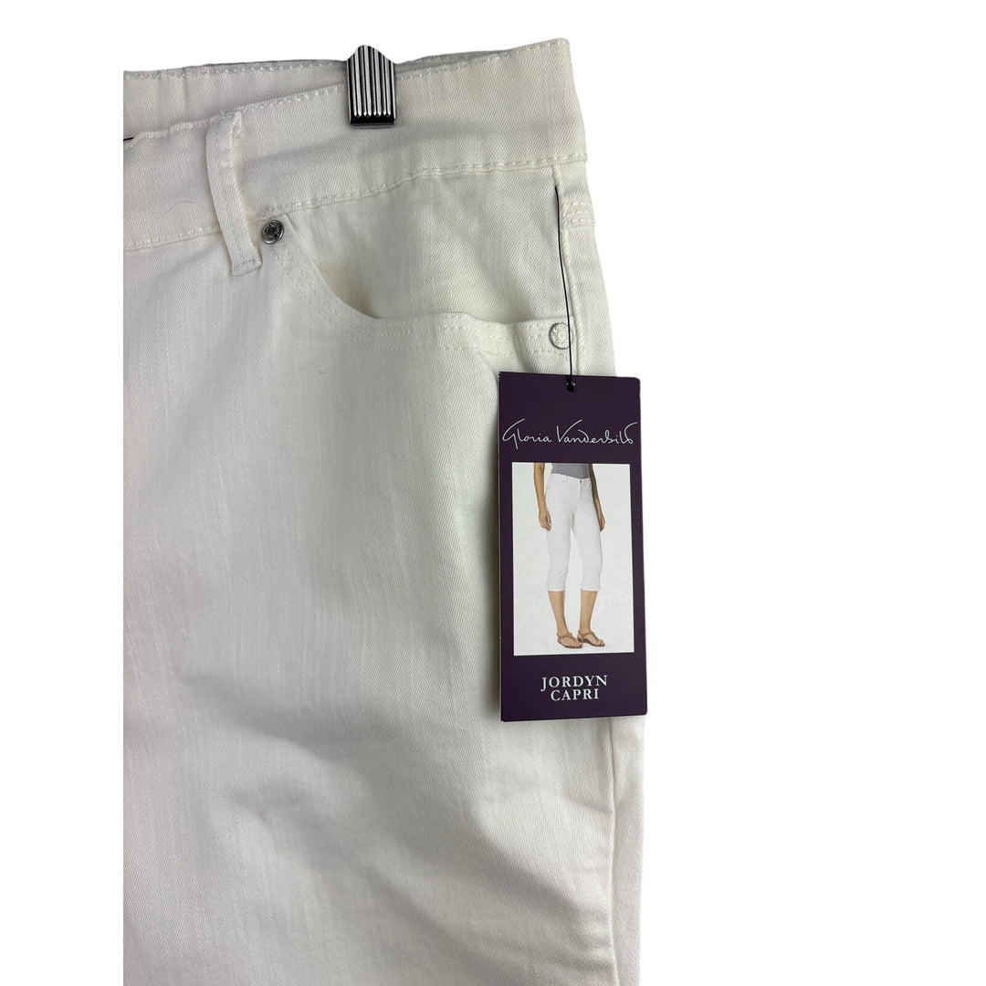 Women’s Gloria Vanderbilt Size 12 White Bedazzled Capri’s