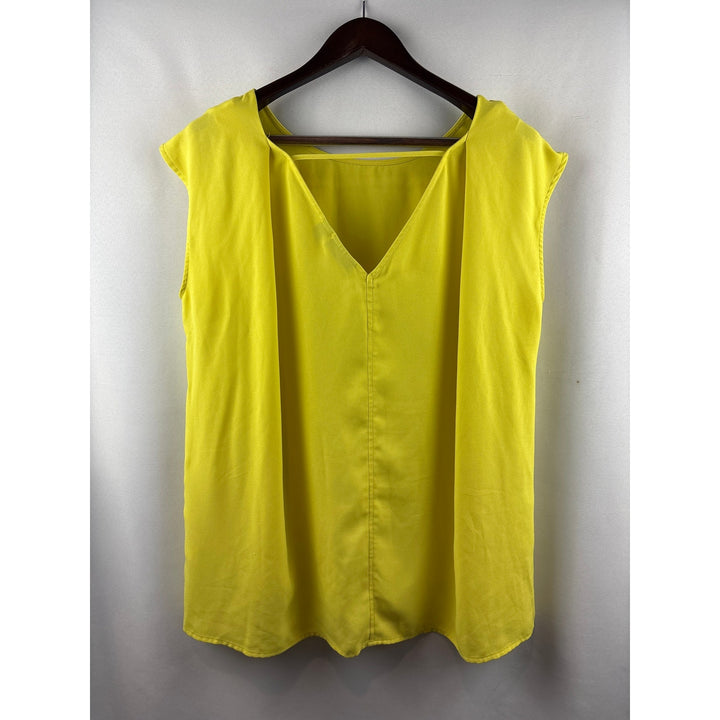 Women’s Halogen Size 1 Bright Yellow Sleeveless Blouse