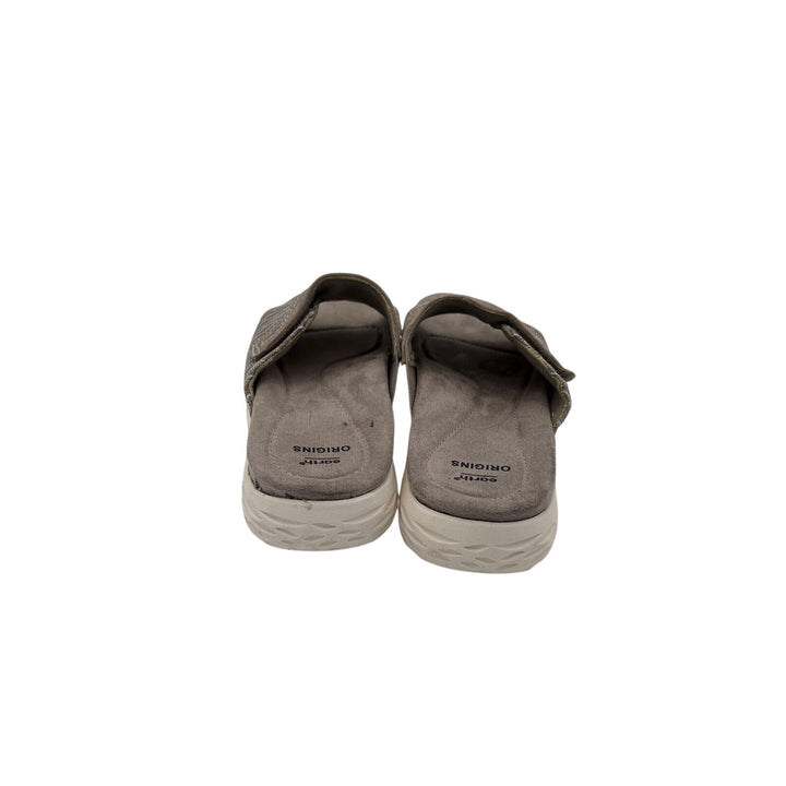 Women’s Earth Size 8.5 Beige Slip On Sandals