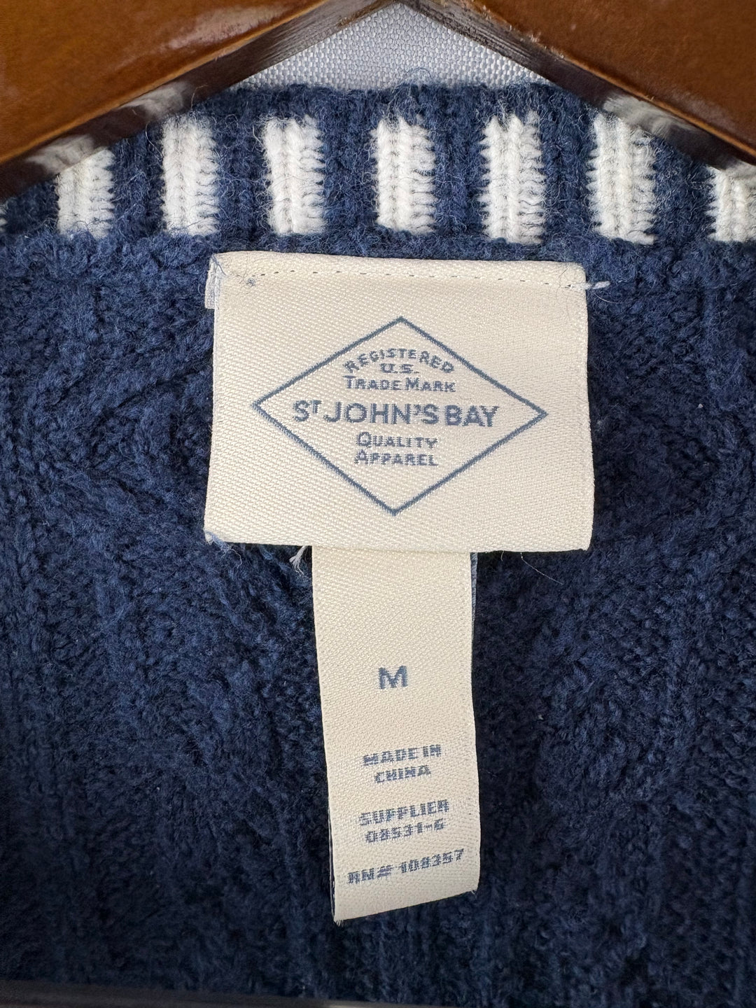 Women’s St. John’s Bay Medium Cream & Navy Knit Sweater