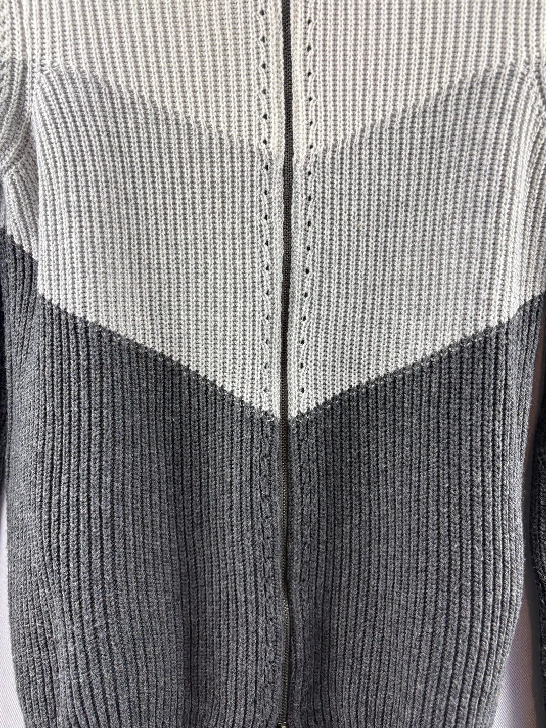 Women’s Design History Petite Small Gray & Cream Colorblock Sweater