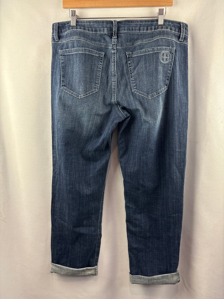 Women’s Hot in Hollywood Size 14 Medium Wash Blue Jeans