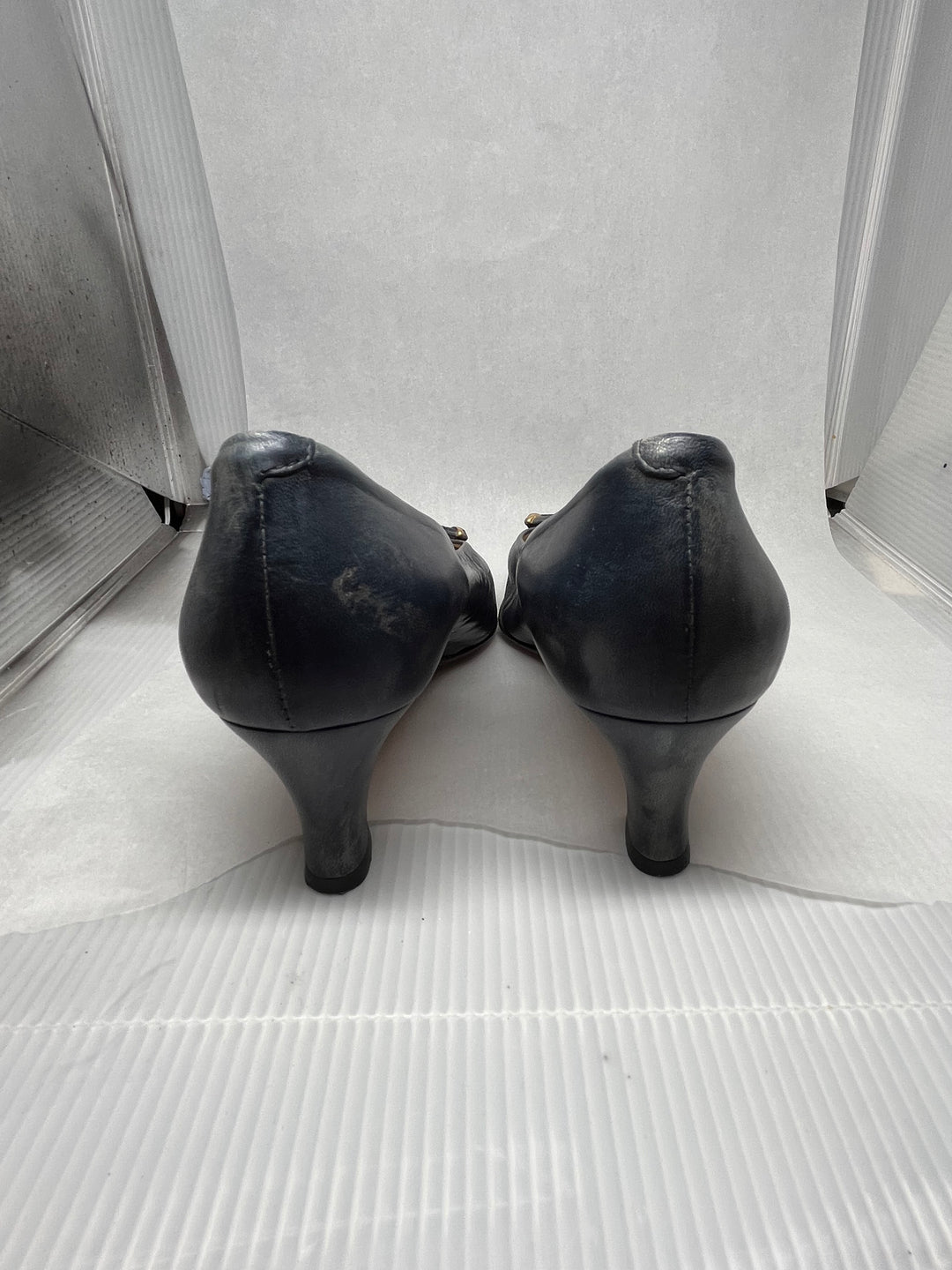 Vintage Bally Navy Blue Leather Pumps Made in Italy Size 6.5