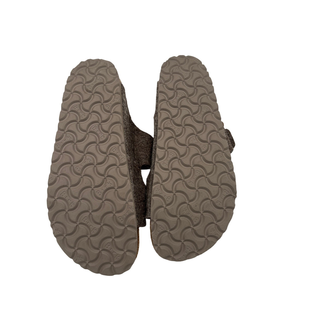 Women’s Birkenstock Size 7 Brown Fuzzy Buckle Sandals w/ Cream Fur Soles