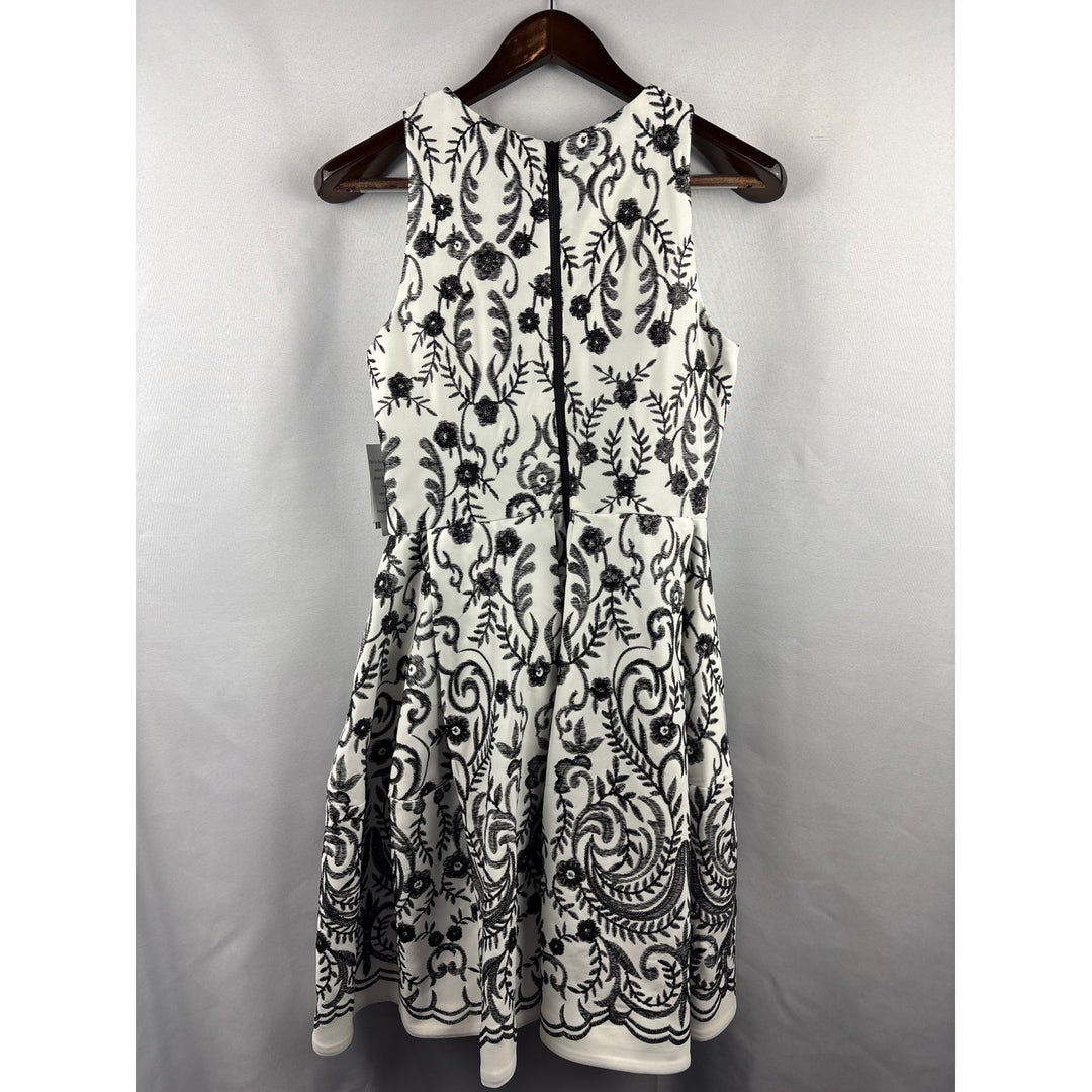 Women’s Taylor Size 6 White Dress w/ Black Floral Embroidery & Pockets