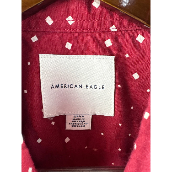Men’s American Eagle Small Red Short Sleeve Button Up w/ White Diamond Pattern