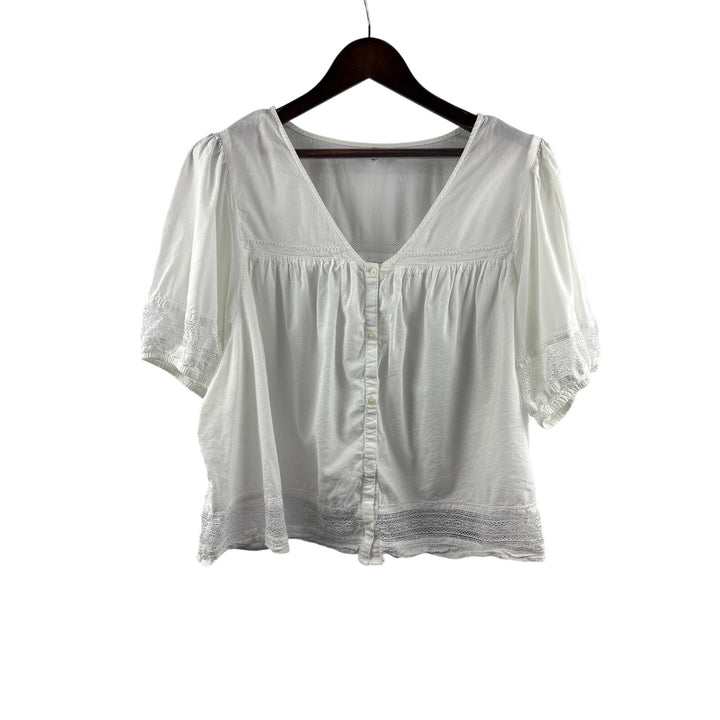 Women’s Old Navy XXL White Short Sleeve Button Up Blouse