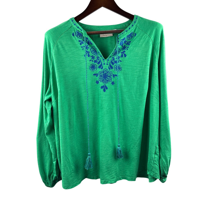 Women’s Belle by Kim Gravel Size 1X Green Long Sleeve Blouse w/ Blue Embroidery