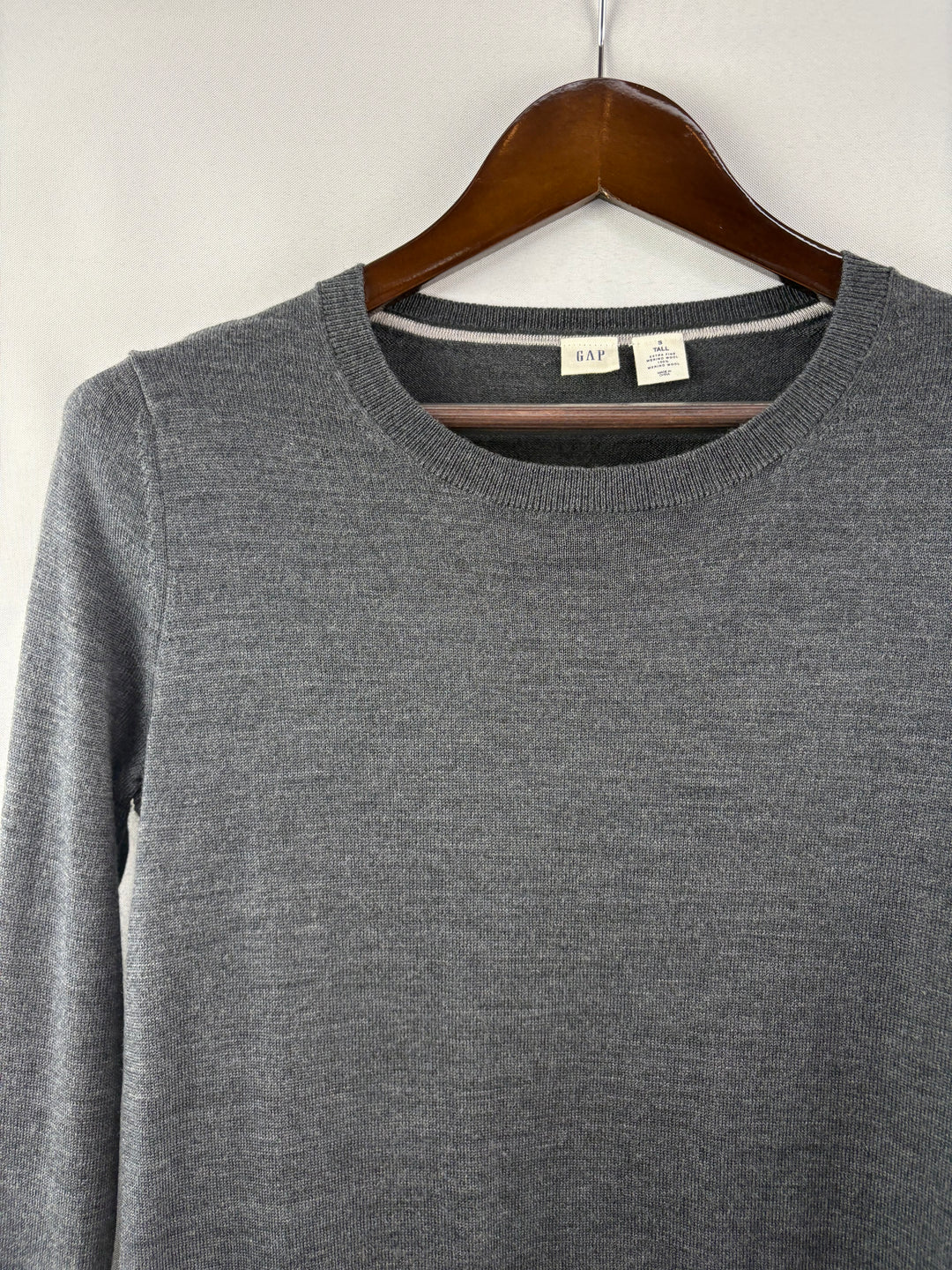 Women’s GAP Tall Small Dark Gray Crewneck Sweater