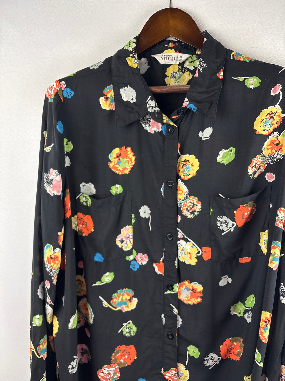 Women’s Studio Untold Size 16/18 Black Floral Button Up