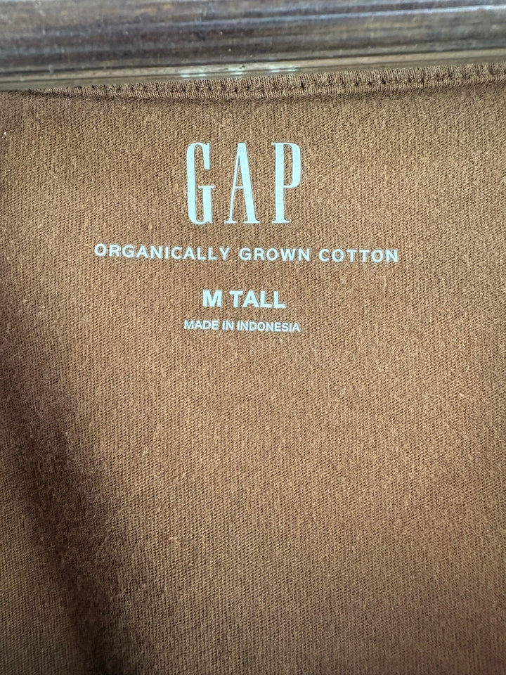 Women’s GAP Medium Tall Mocha Brown V-Neck T-Shirt