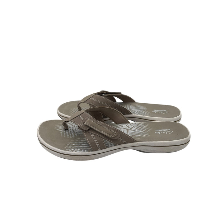 Women’s Clark’s Size 8 Greige Thong Sandals