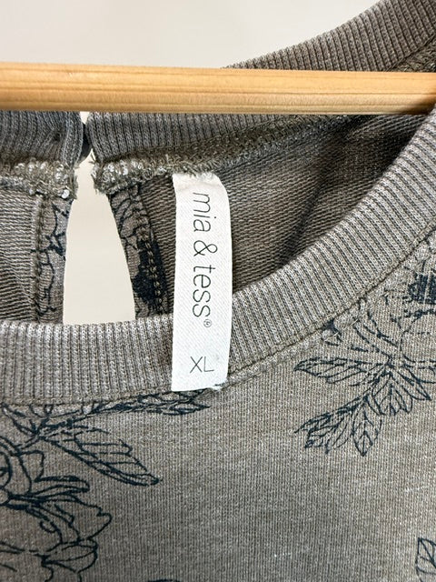 Mia &amp; Tess Floral Sweatshirt Romper Taupe Black SzXL