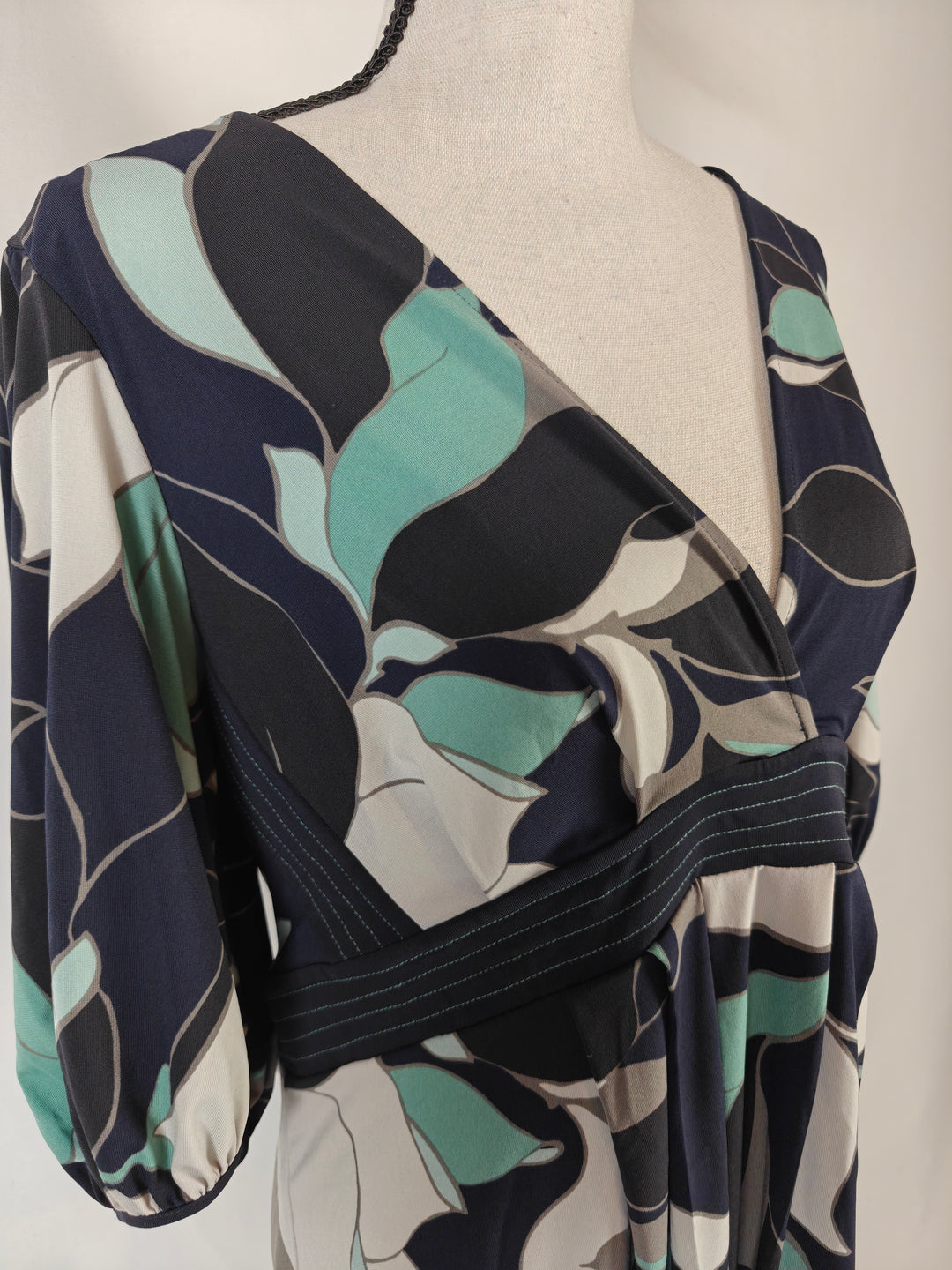 Women BCBG Max Azria Floral Print Midi Dress Navy Teal Large