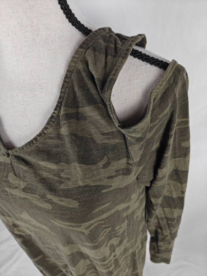 Women’s Sanctuary Cold Shoulder Camo Tunic Top Green Size M