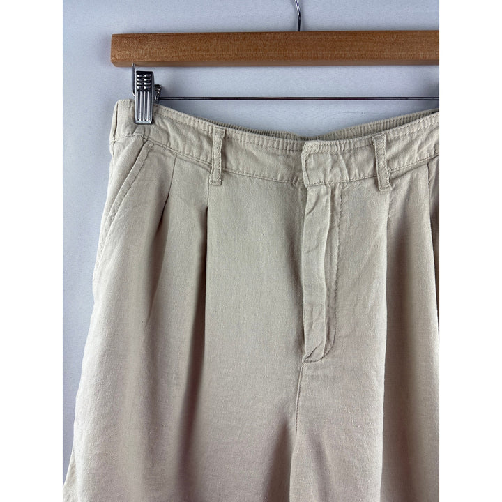 Women’s GAP Size 10 Khaki Pleated Shorts
