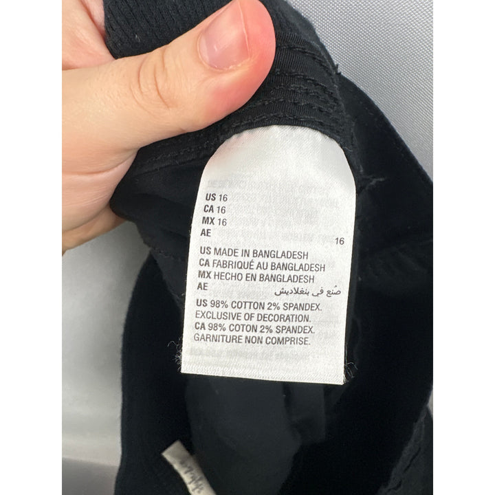Women’s Style & Co Size 16 Black Cargo Capris