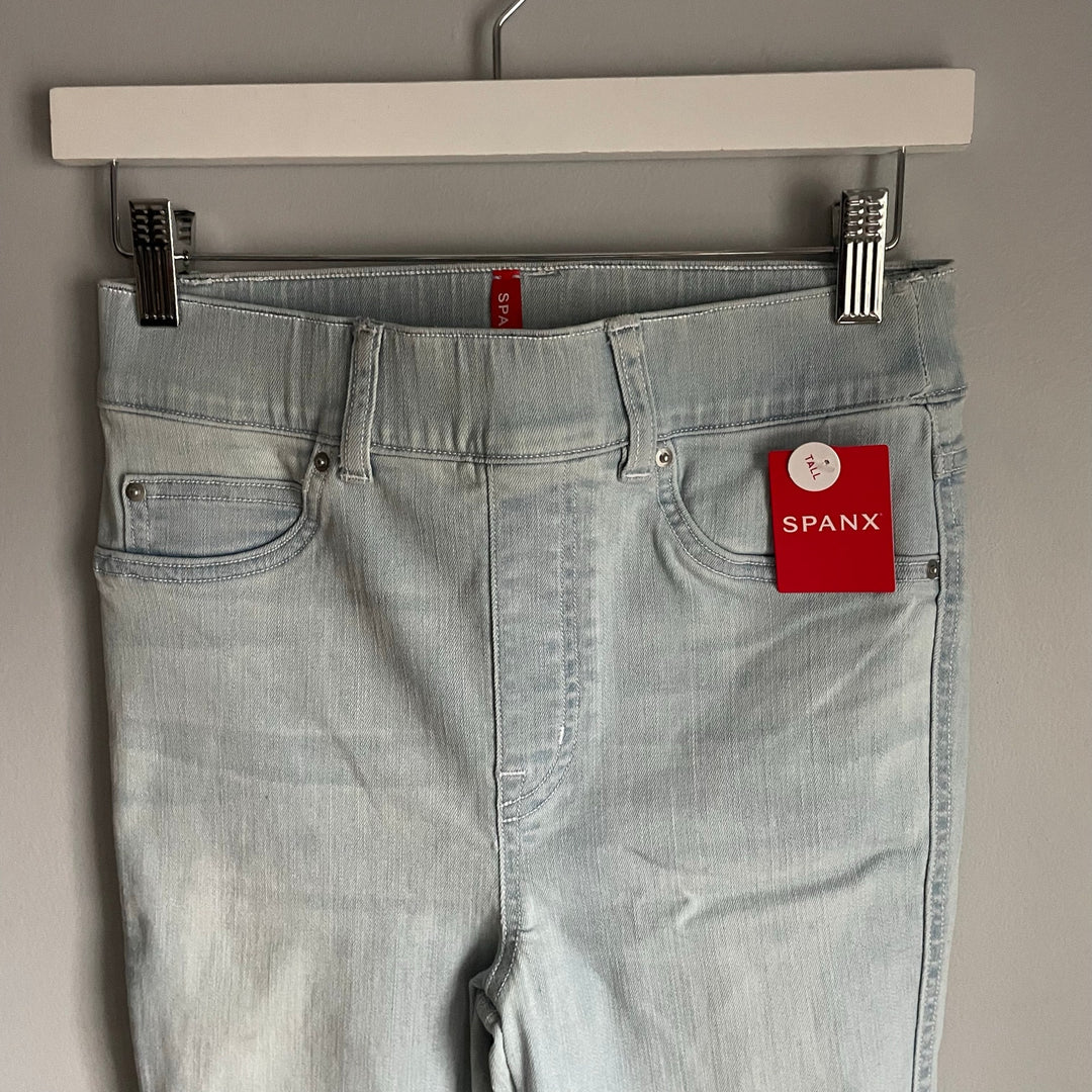 Spanx NWT Bootcut Light Wash Light blue Stretch Pull on Flare Jeans size XS Tall