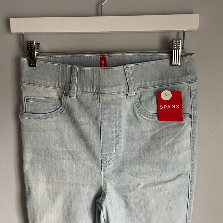 Spanx NWT Bootcut Light Wash Light blue Stretch Pull on Flare Jeans size XS Tall