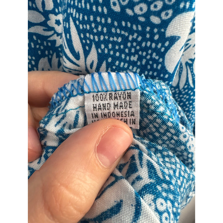Women’s Makai Beach L/XL Blue w/ White Pineapple Patterned Blouse