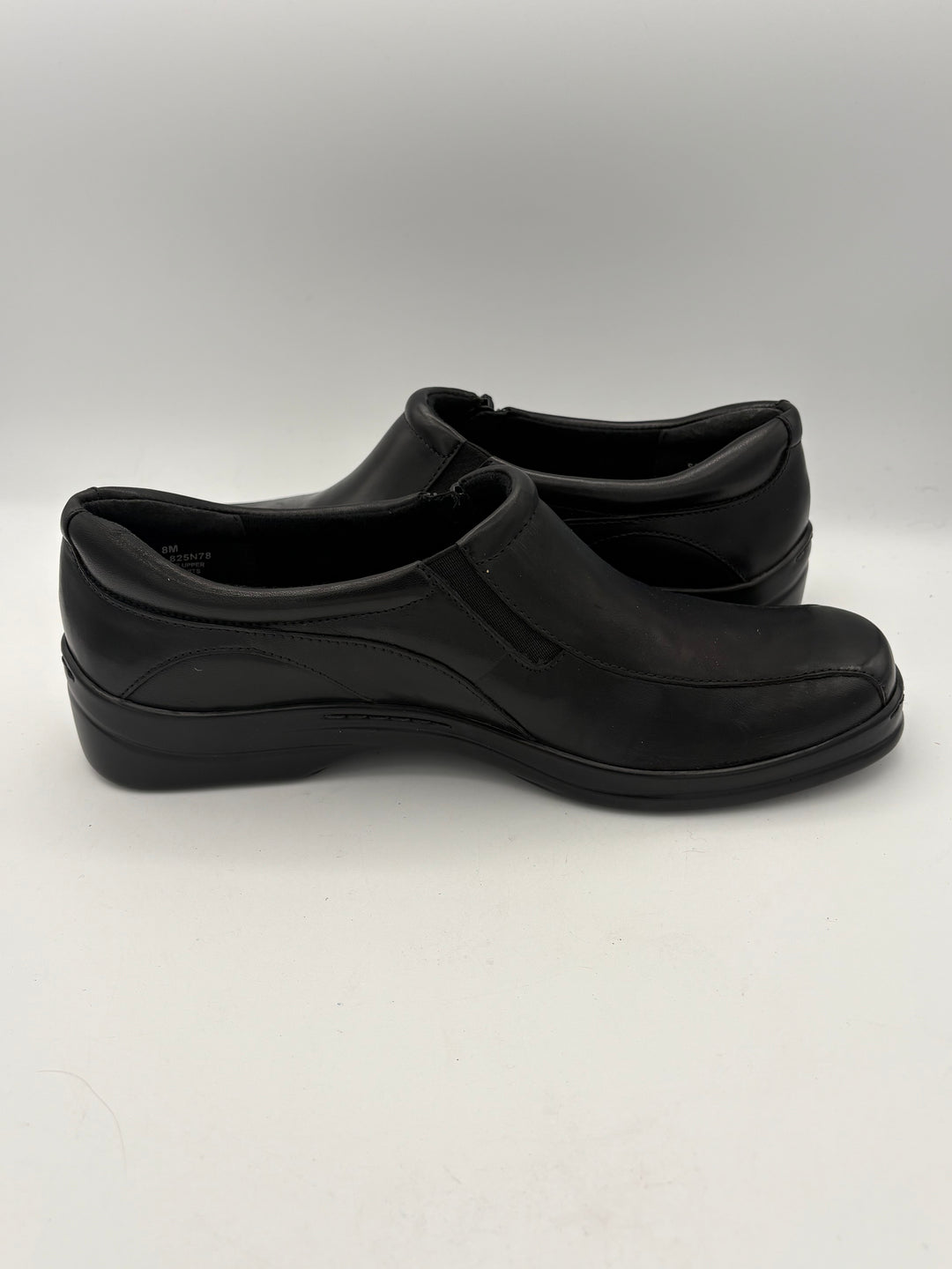 Women’s Naturalizer Size 8 Black Leather Zip Shoes