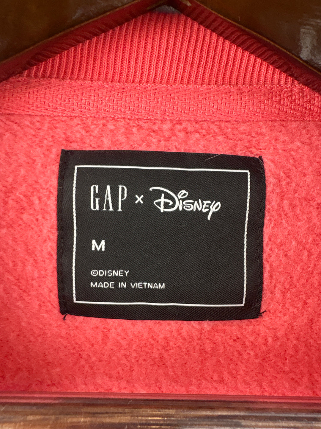 Women’s GAP Medium Salmon Minnie Mouse Crewneck/Short Set