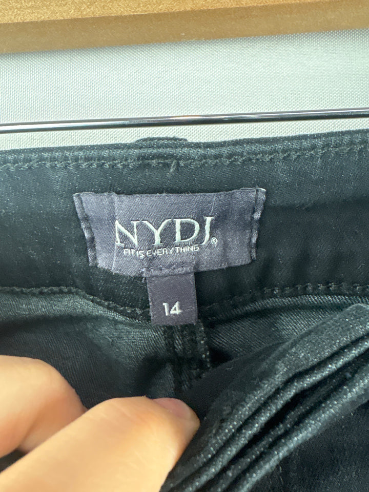 Women’s NYDJ Size 14 Black Denim Capri Pants