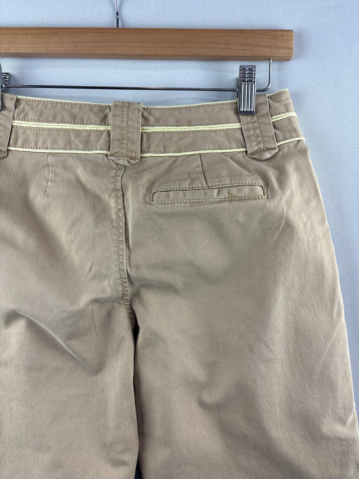 Women’s GAP Size 1 Khaki Pants w/ Yellow Accents