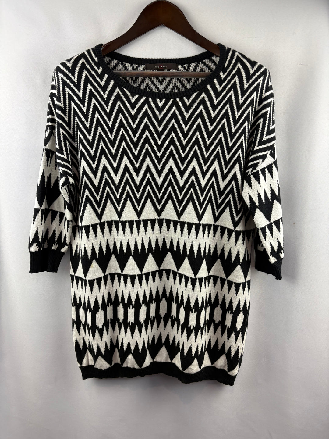 Women’s Fever Small Black & White Abstract Pattern Sweater