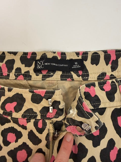 NY&amp;C Leopard Print Shorts NWT Sz16