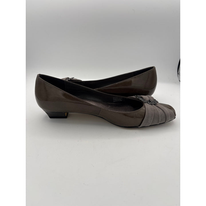 Women’s Franco Sarto Size 8 Brown Patent Leather Buckle Flats