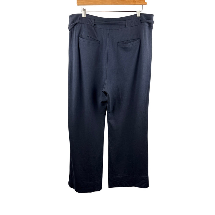 Women’s CAbi Size 14 Navy Blue Capri Pants