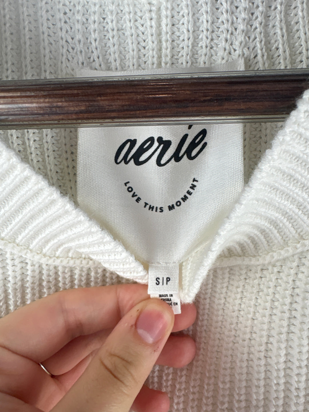 Women’s Aerie Small Cream Crewneck Sweater