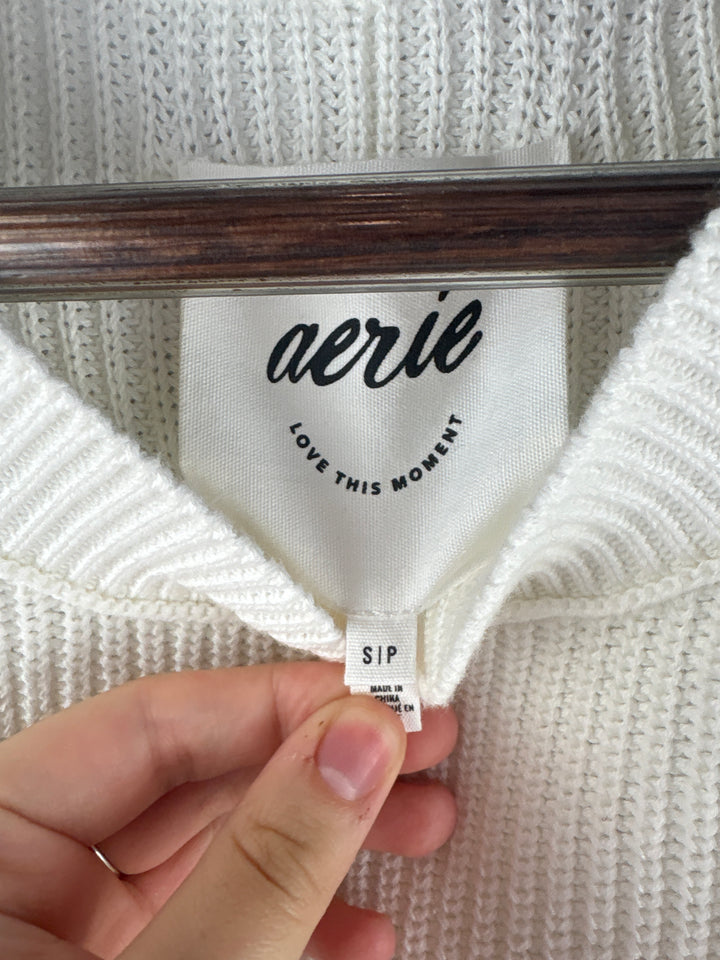 Women’s Aerie Small Cream Crewneck Sweater