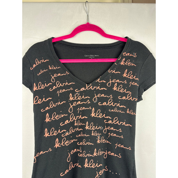 Calvin Klein Jeans Women's Black V-Neck Tee Top With Script Logo Print Size Medium