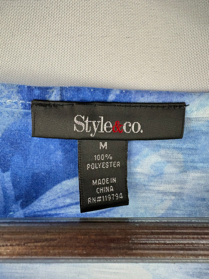Women’s Style&Co Medium Blue & White Floral Short Sleeve Blouse