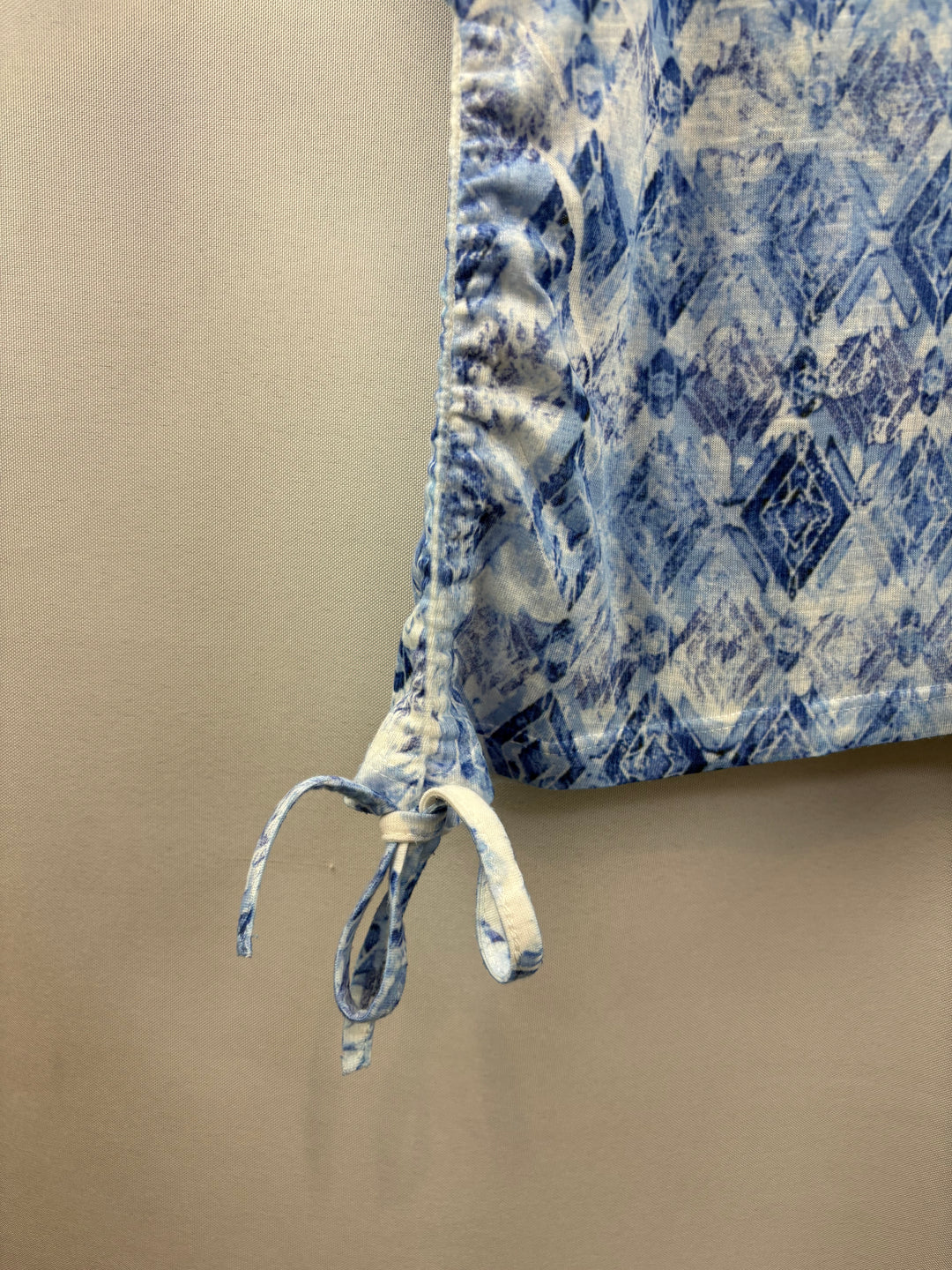 Women’s Style&Co Medium Blue & White Floral Short Sleeve Blouse