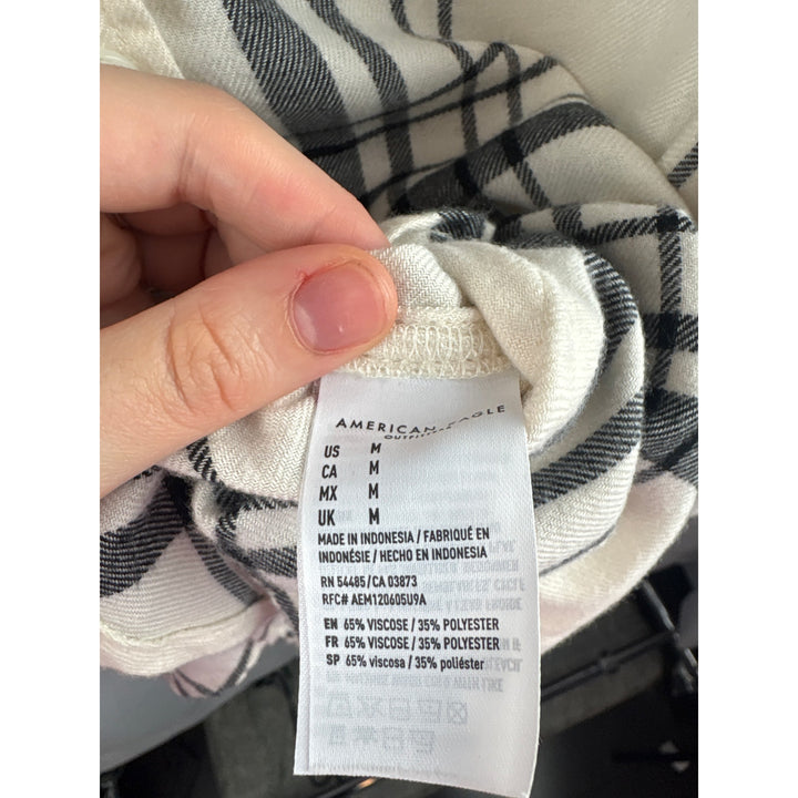 Women’s American Eagle Medium Boyfriend Fit Cream & Black Flannel