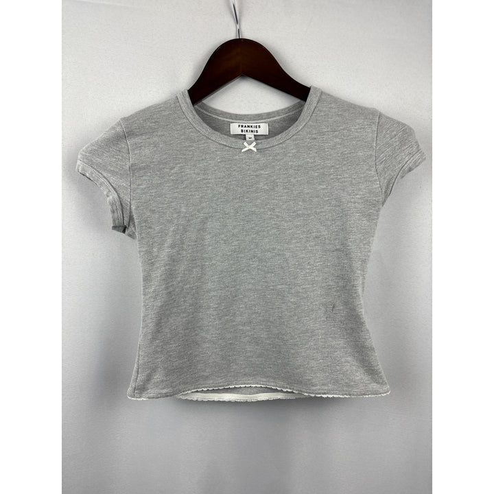 Women’s Frankie’s Bikinis Medium Light Grey Short Sleeve Crop Top w/ White Lace Trim