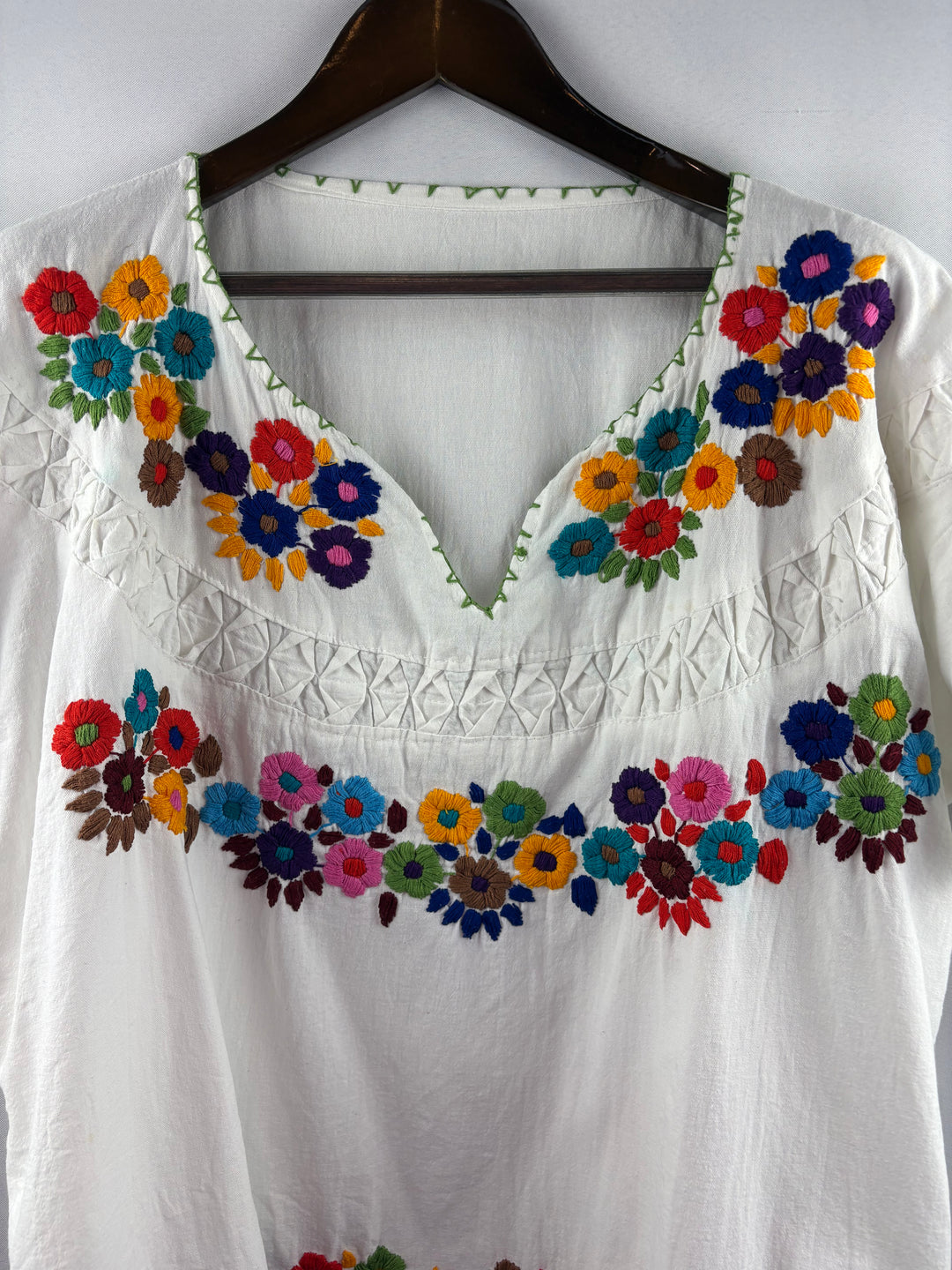 Women’s Handmade XL White w/ Floral Embroidery Blouse