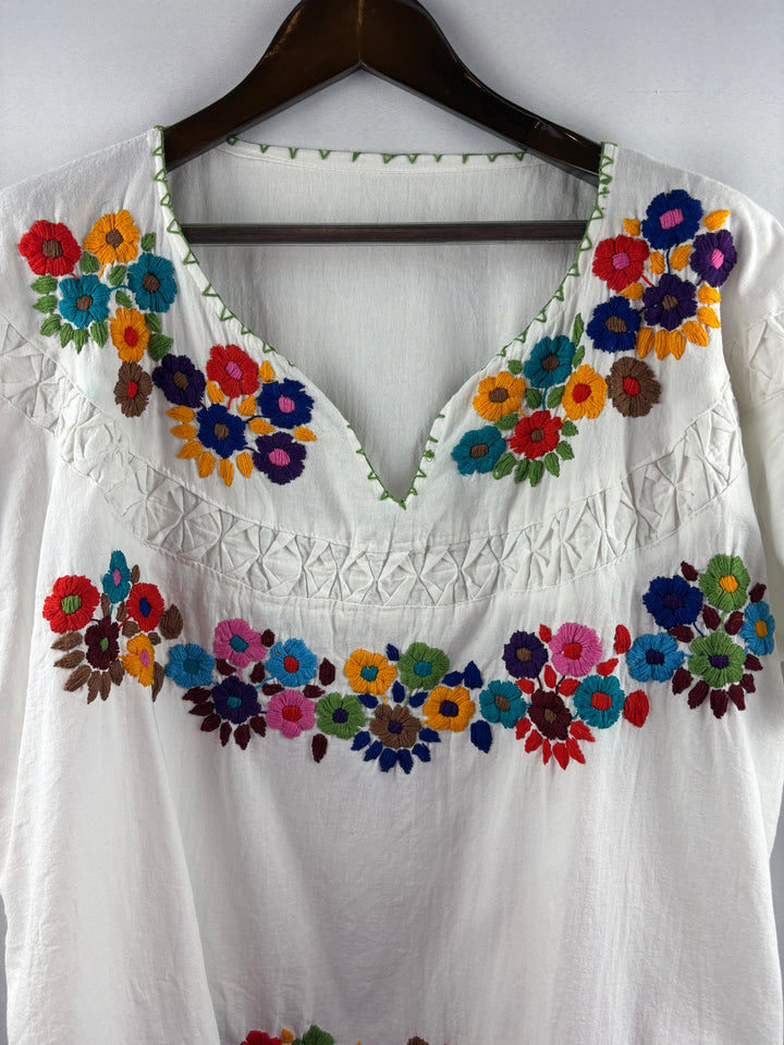 Women’s Handmade XL White w/ Floral Embroidery Blouse