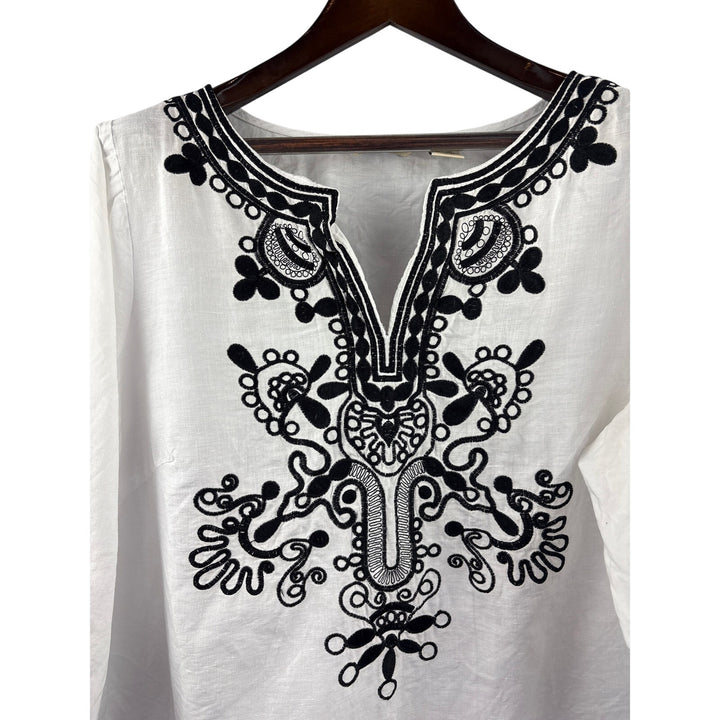 Women’s e-col-o-gie Size 1X White 3/4 Length Sleeve Blouse w/ Black Embroidery