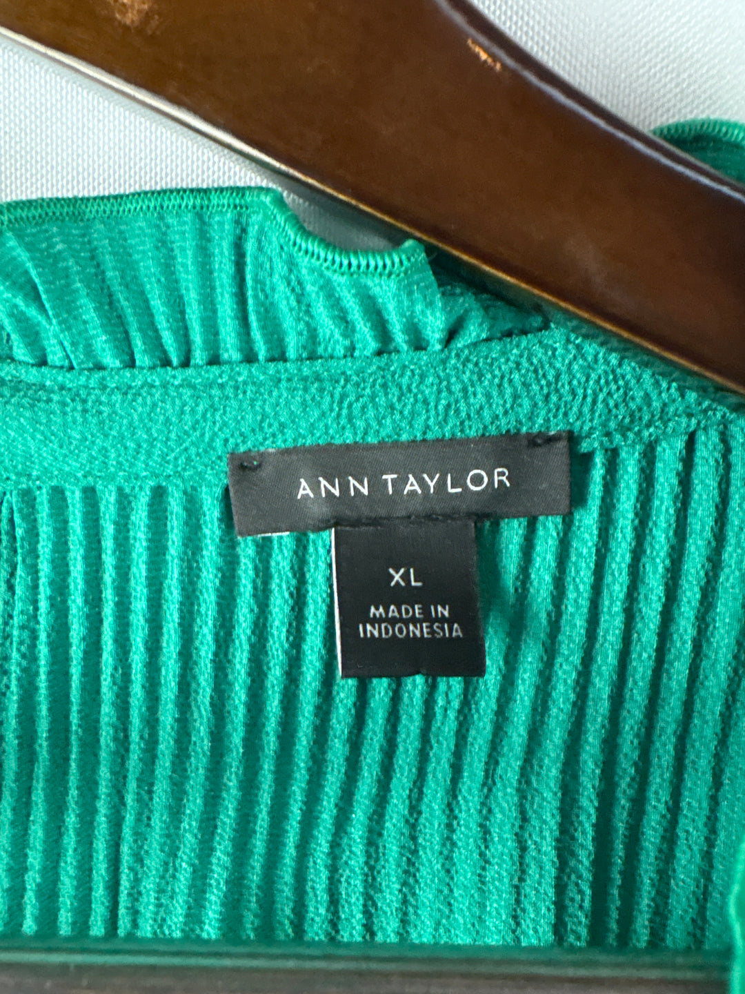 Women’s Ann Taylor XL Kelly Green Long Sleeve Blouse