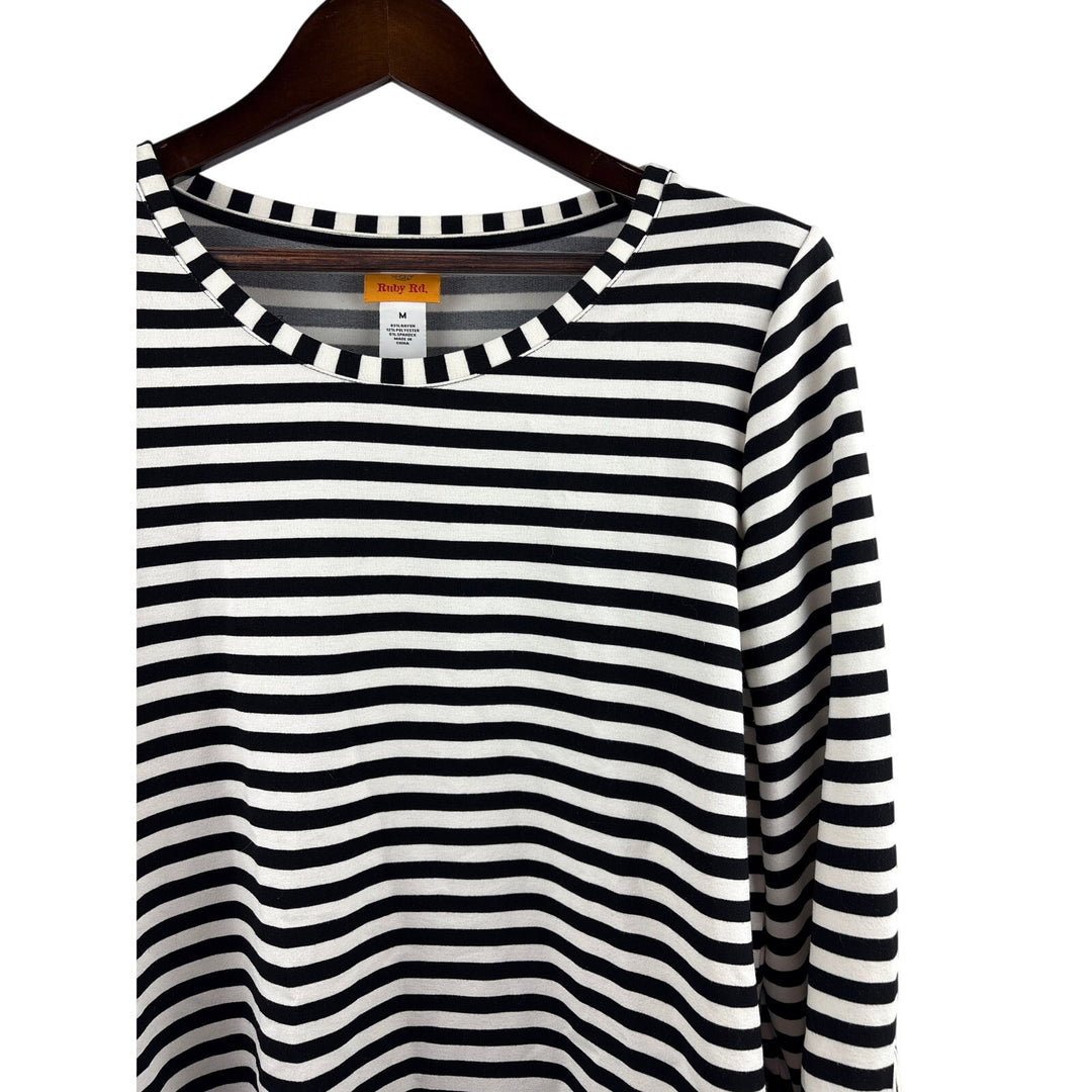 Women’s Ruby Rd. Medium Black & White Striped Blouse